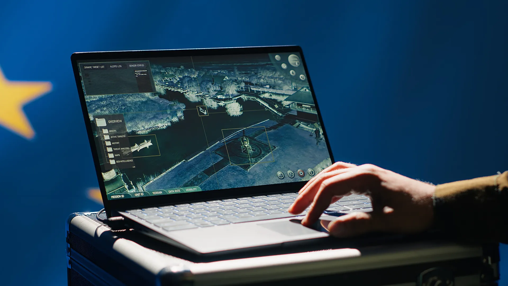 کار با سامانه های دیجیتال به وسیله لپتاپ