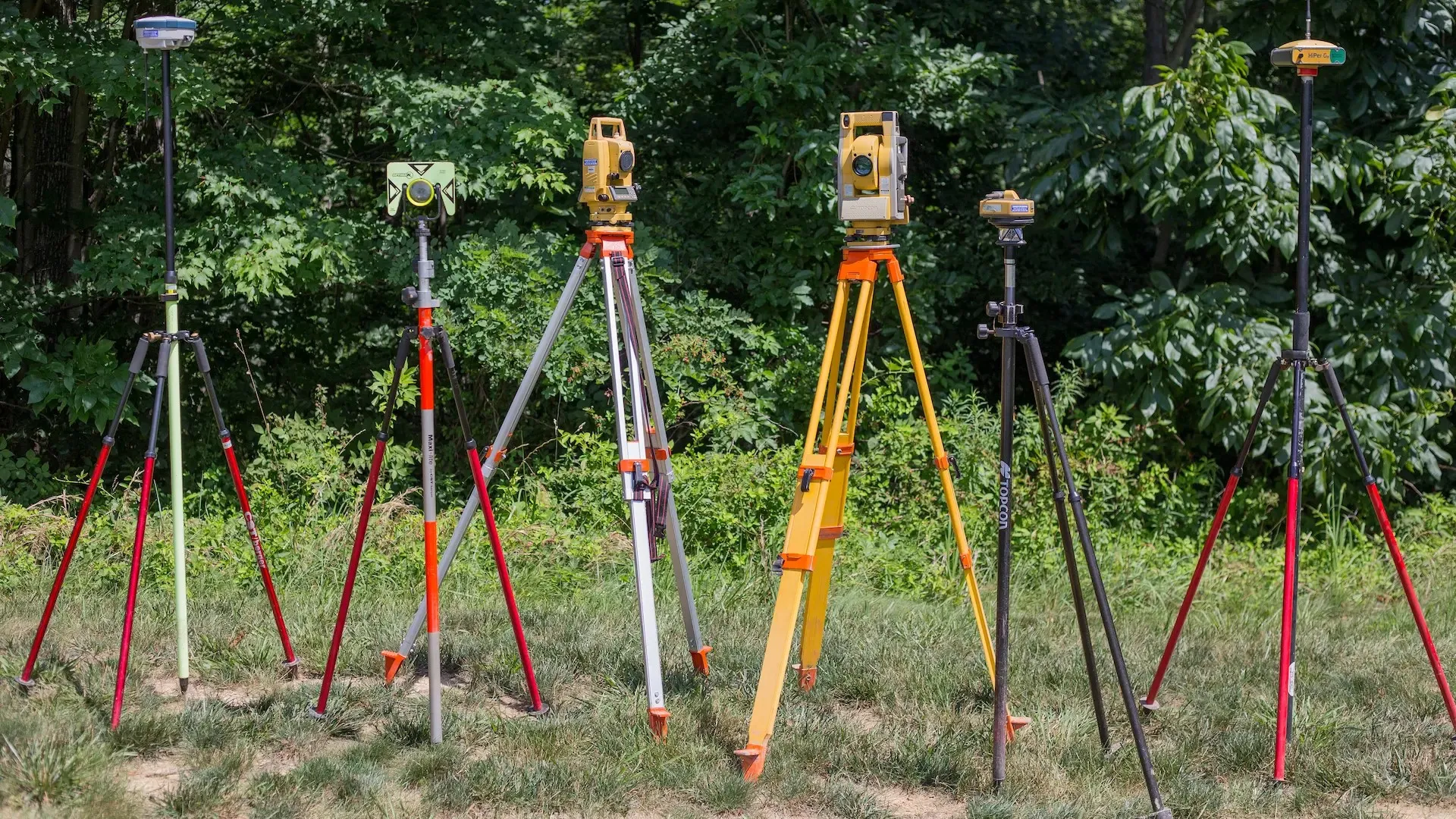 تجهیزات نقشه برداری زمینی