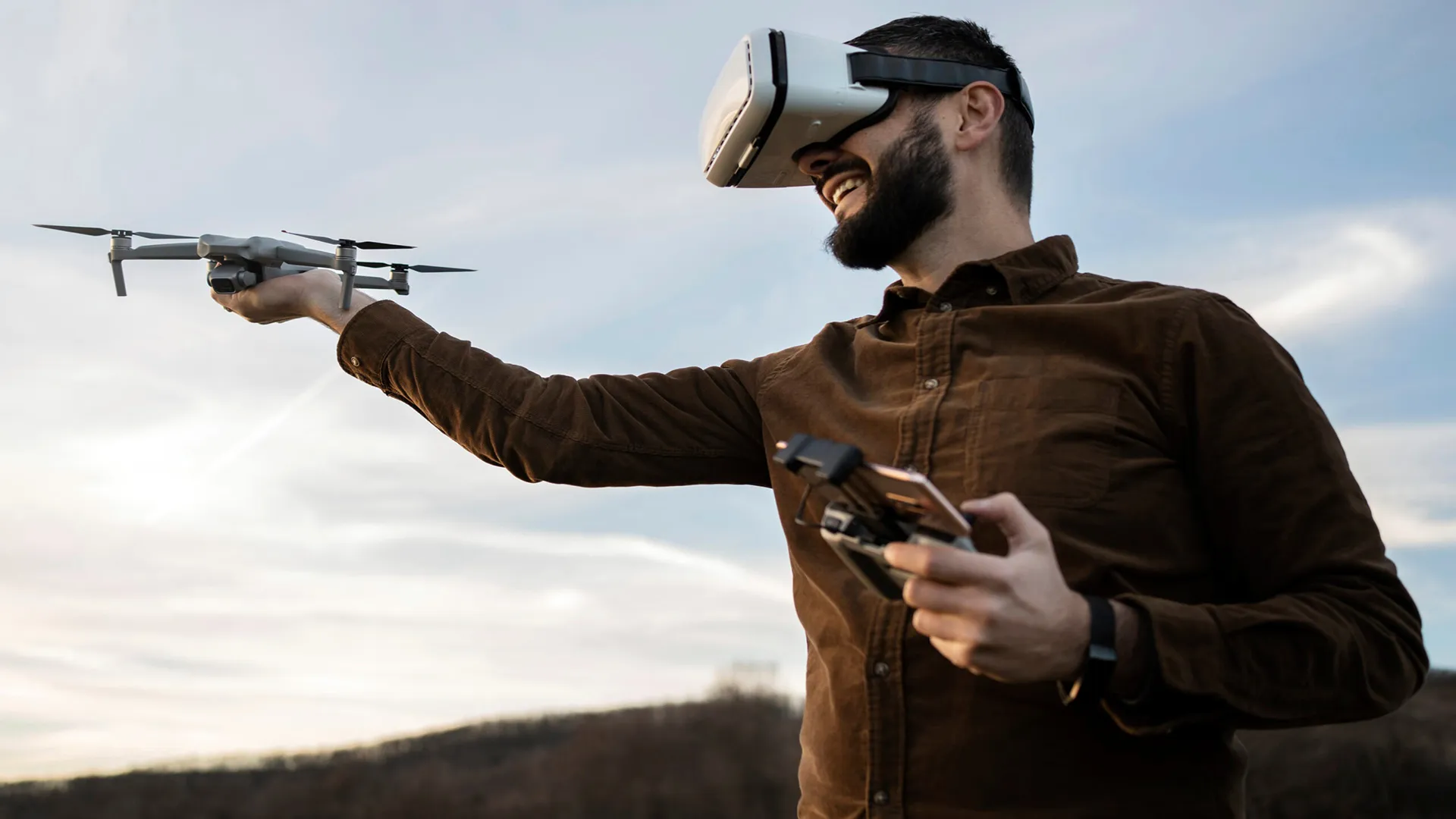 استفاده از پهپاد و واقعیت مجازی بطور همزمان