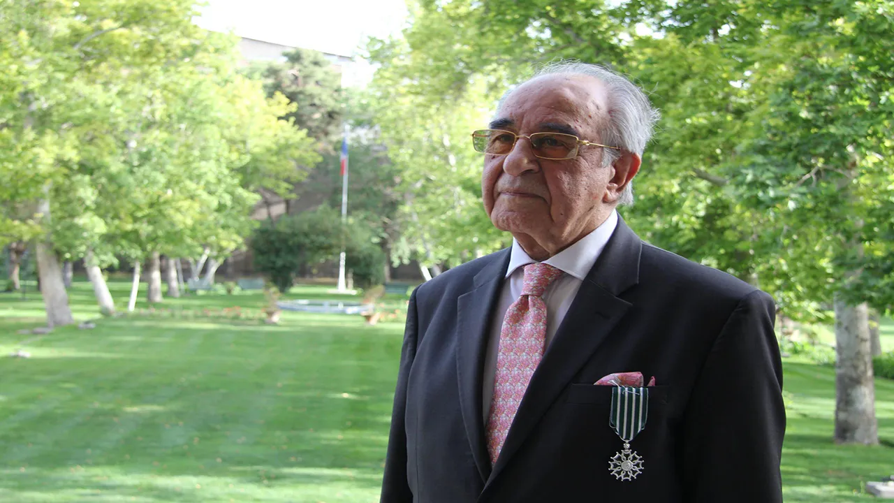 داریوش بوربور