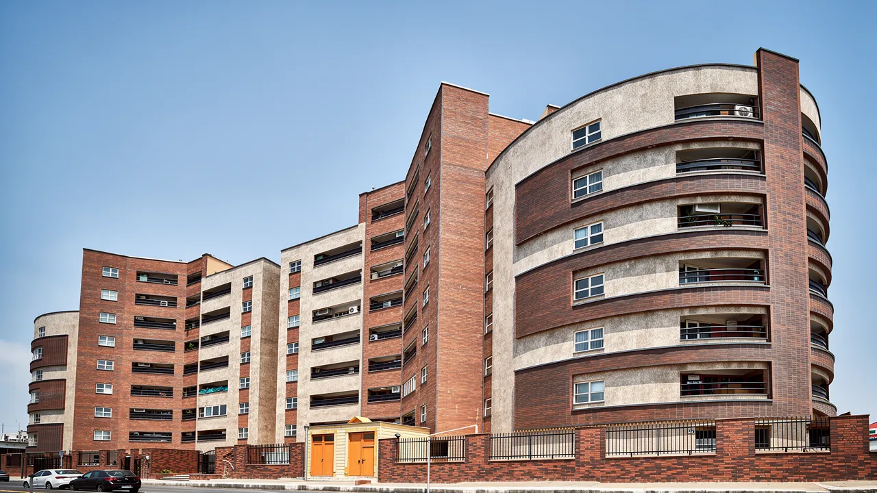 تصویر مجتمع مسکونی افق قم نمادی از بازار املاک قم