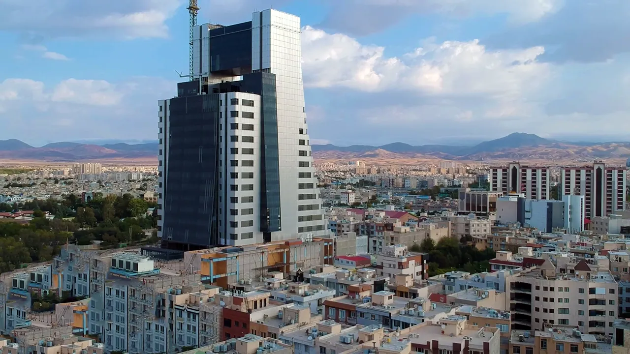 برج تجارت قزوین